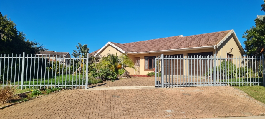 3 Bedroom Property for Sale in Heiderand Western Cape